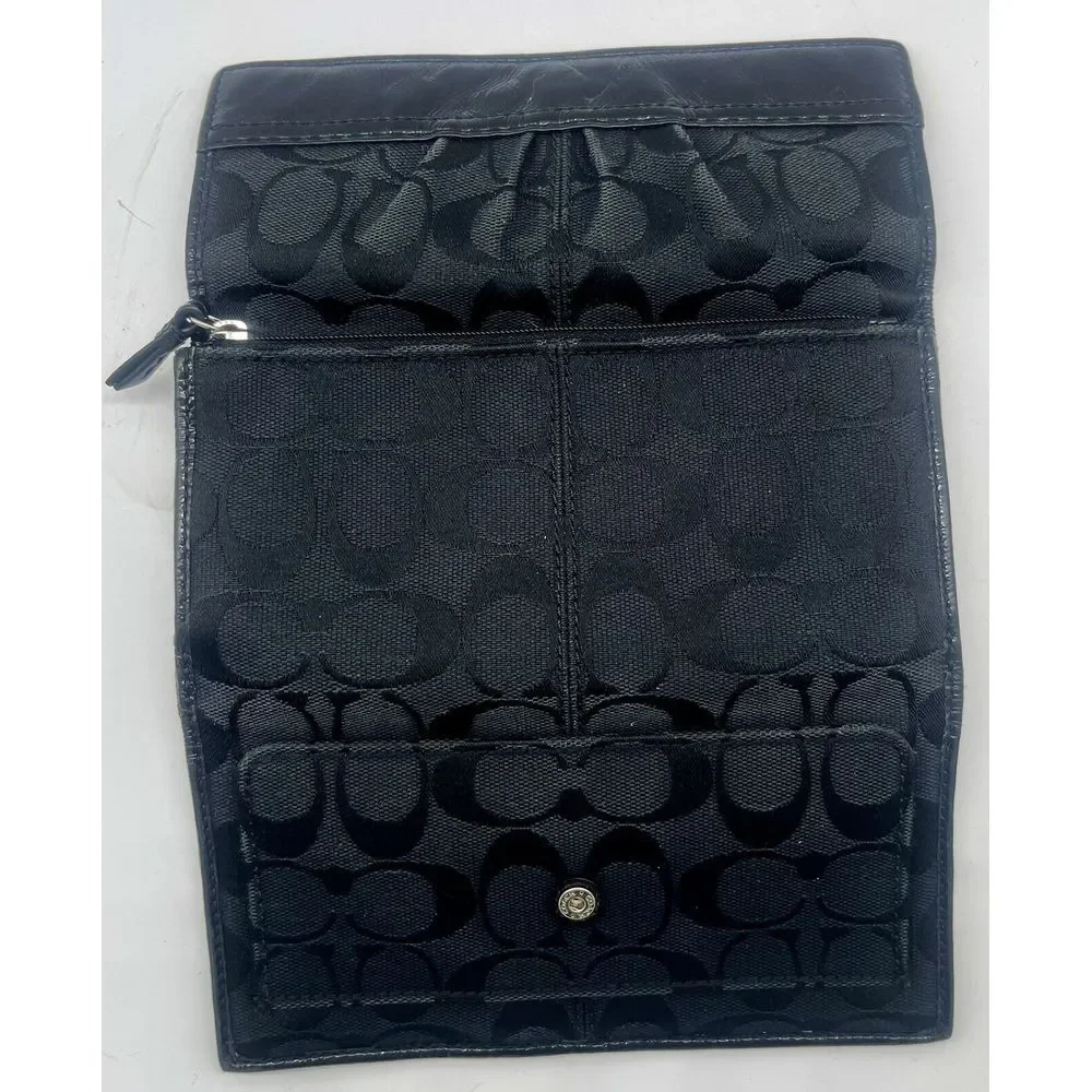 Coach this trifold