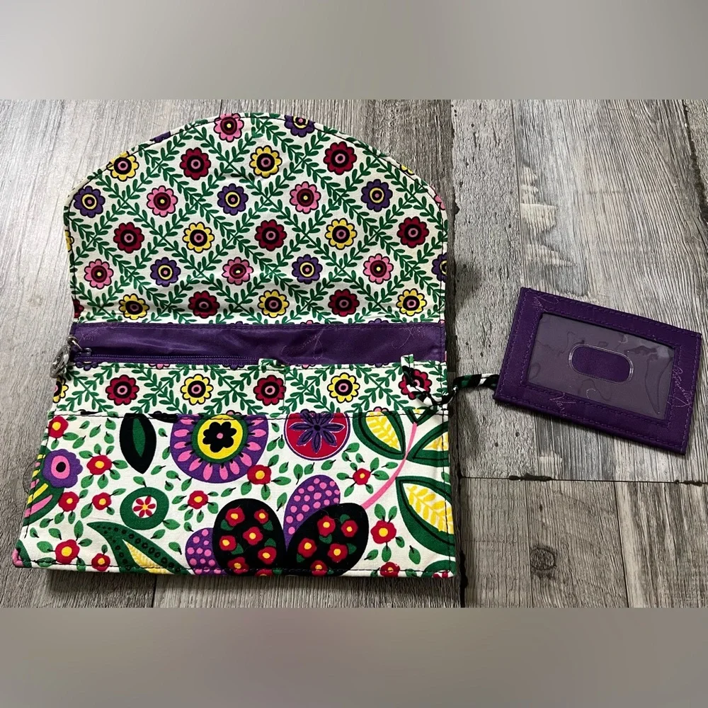 Vera Bradley cute clean