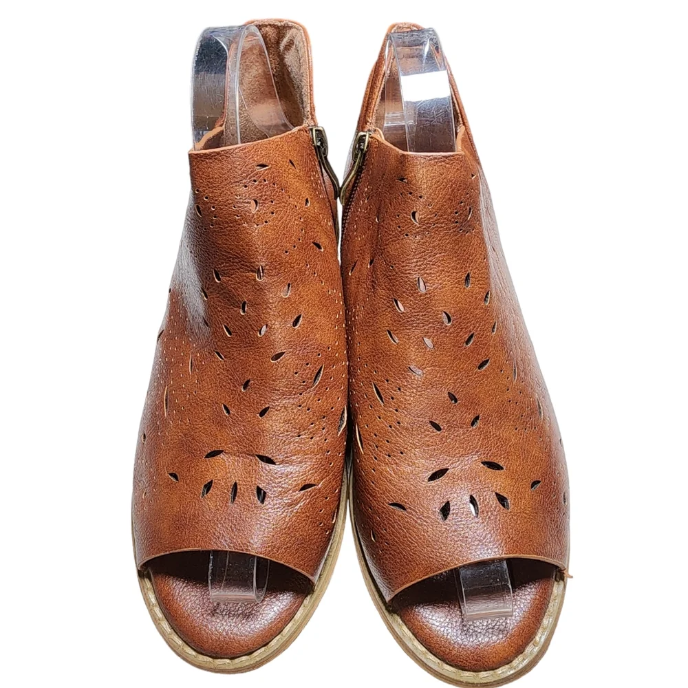 Boutique by Corkys Norwich Cognac Brown Faux Leather‎ Peep Toe Booties Size 8
