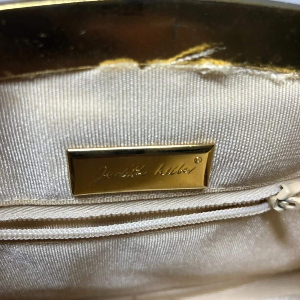 Judith Leiber measurements can