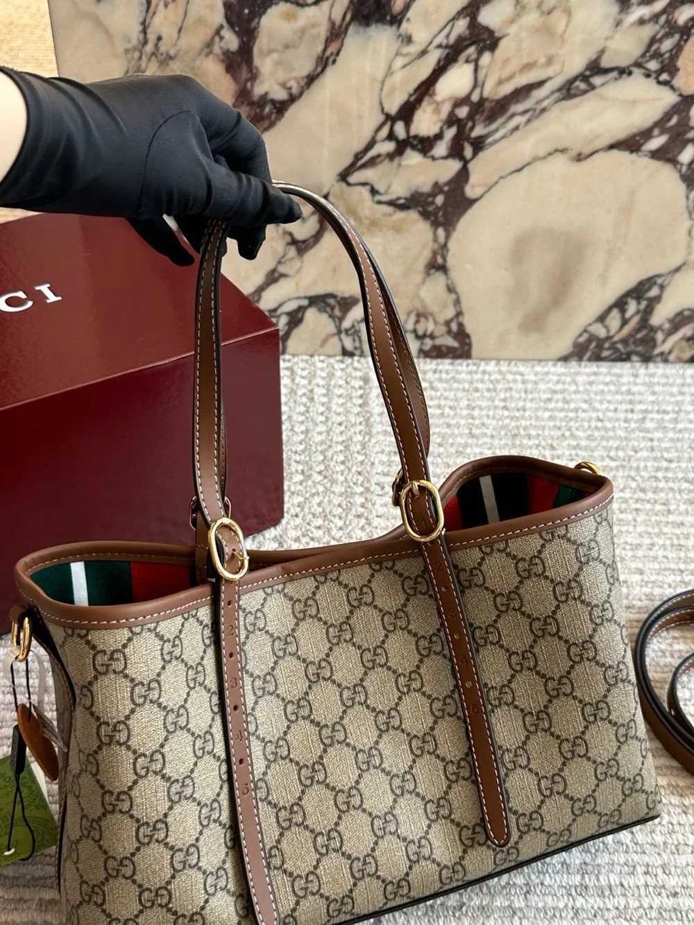Gucci  . . classic gucci
