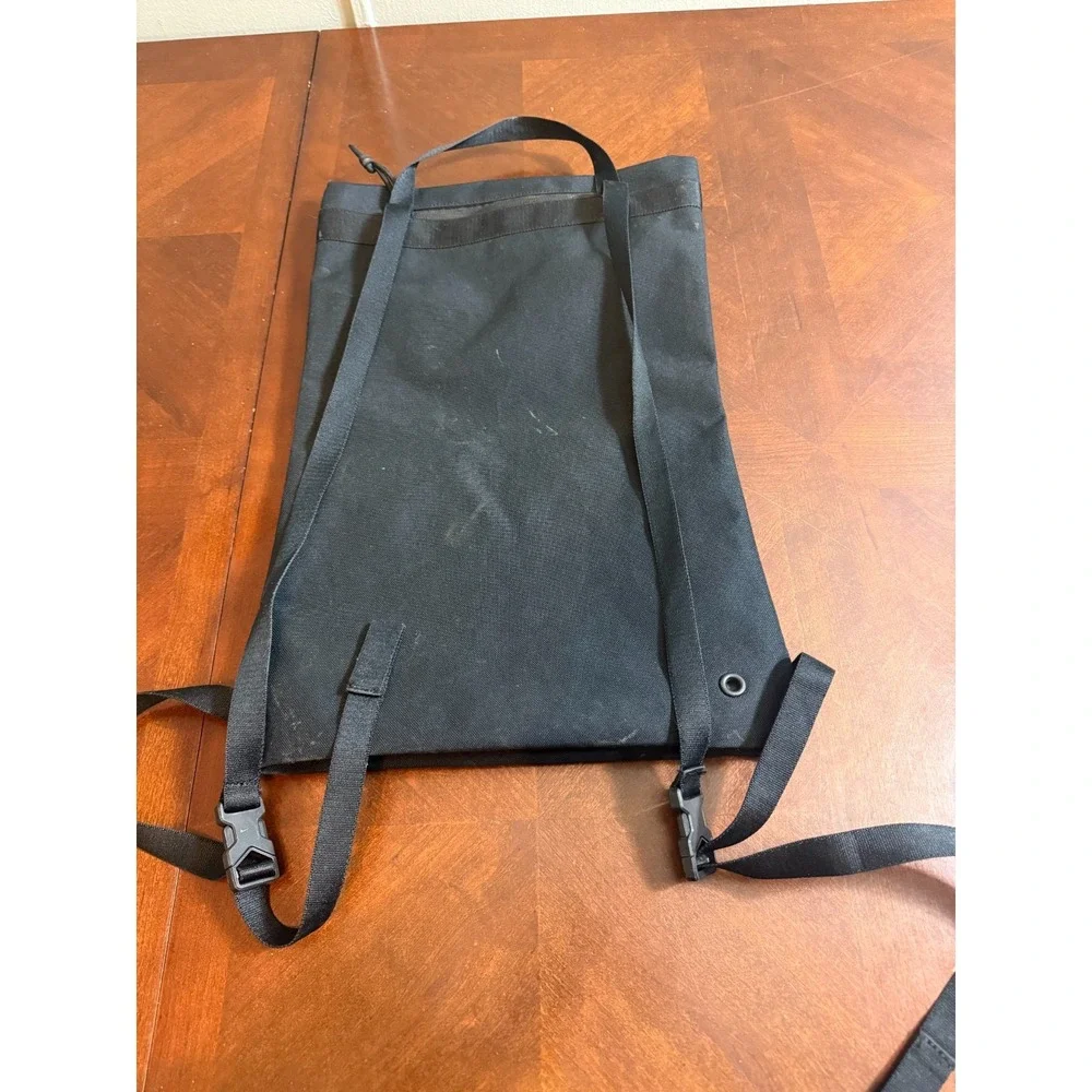 Nike xipper shoulder