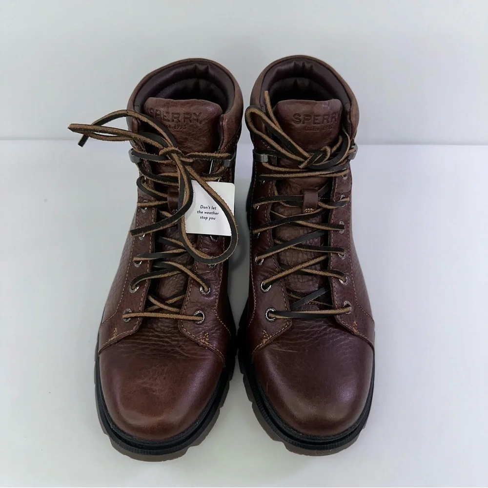 Sperry right shoe