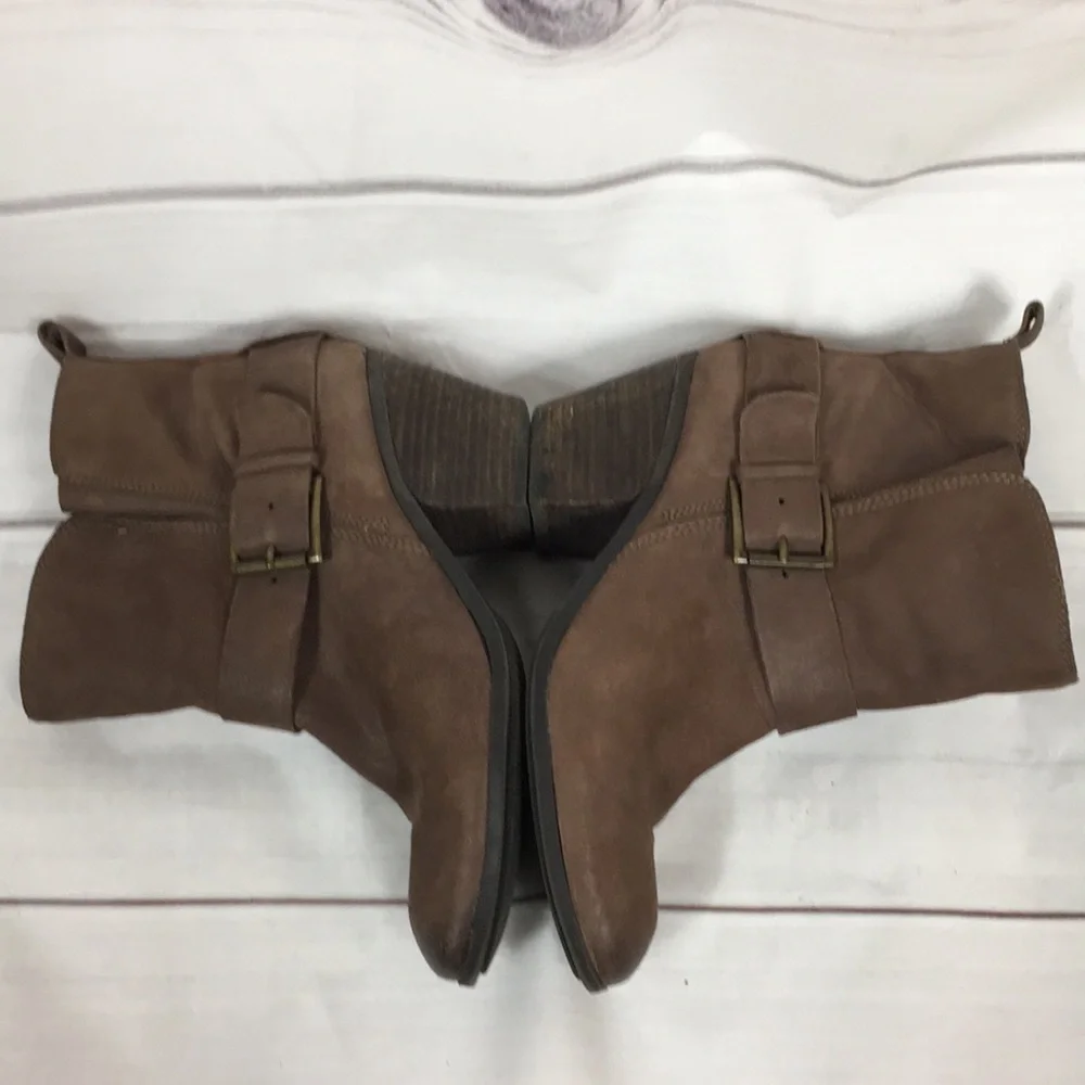 Fergie round toe