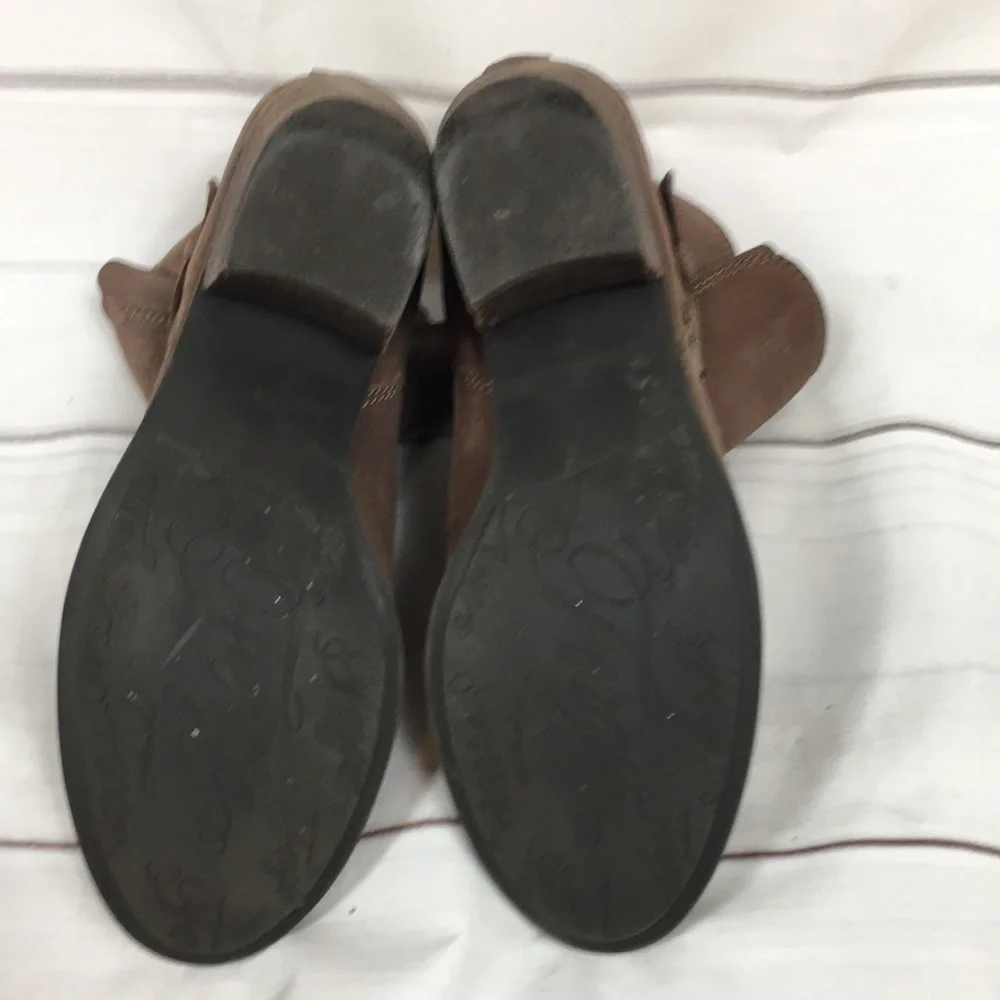 Fergie round toe
