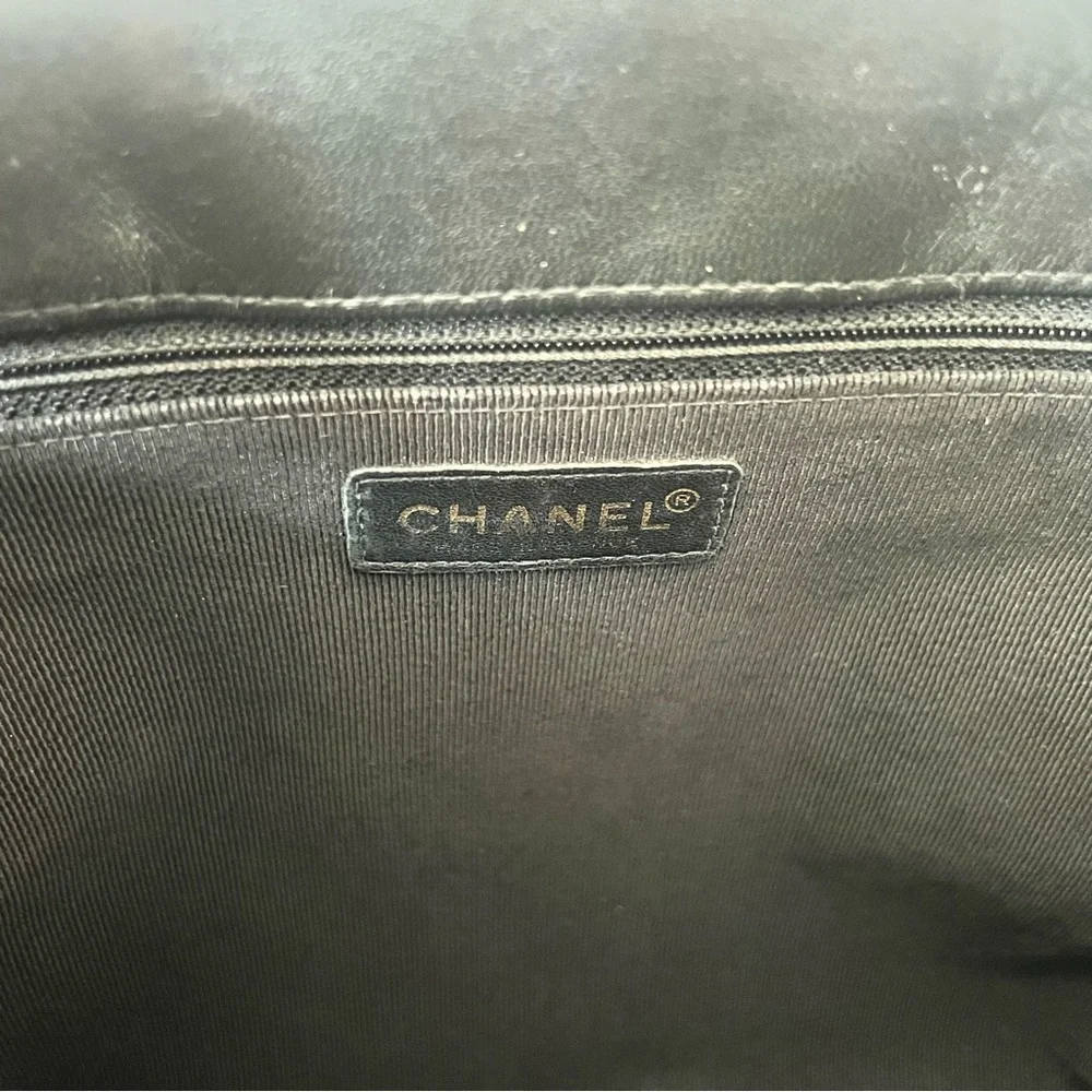 Vintage Chanel Black Lambskin Quilted Shoulder Bag Gold Hardware Authentic