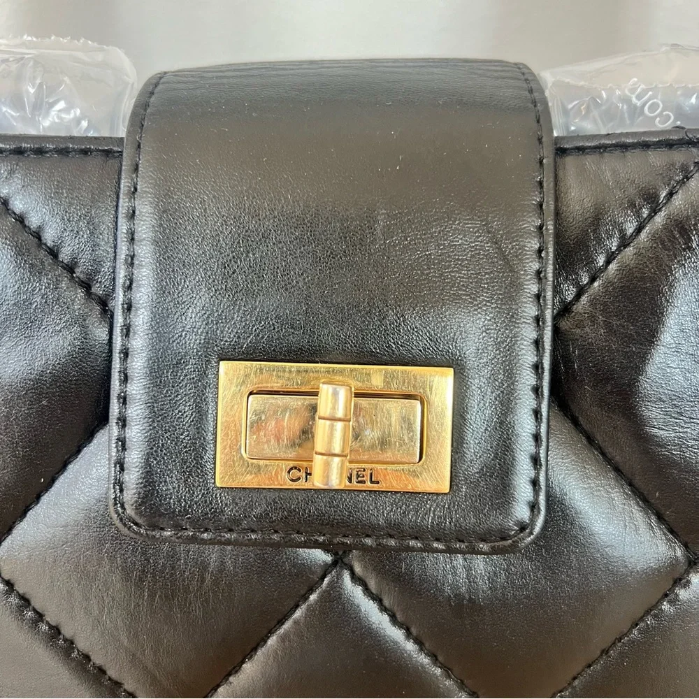 Vintage Chanel Black Lambskin Quilted Shoulder Bag Gold Hardware Authentic