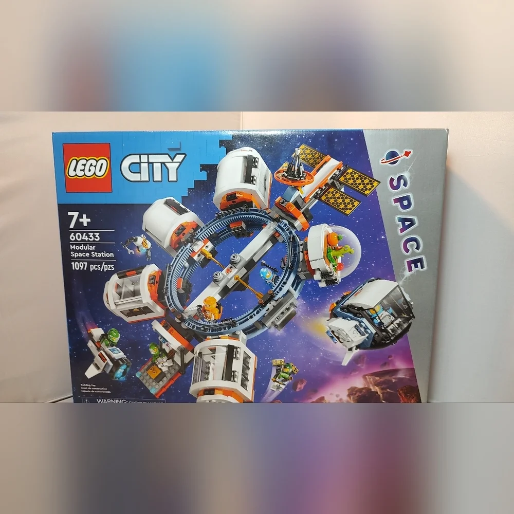 Lego City 60433 Modular Space Station