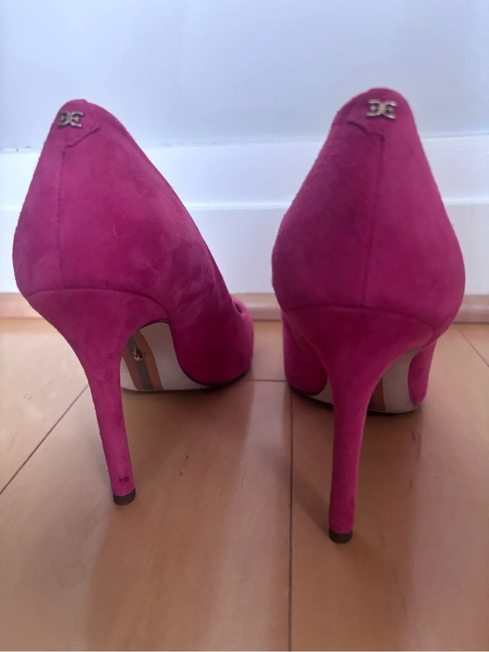 Sam Edelman bold guava