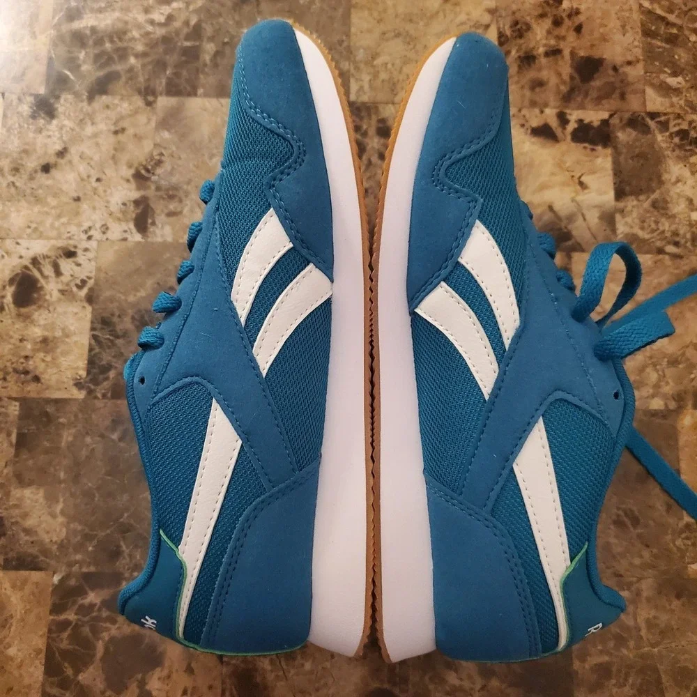 Reebok product pair
