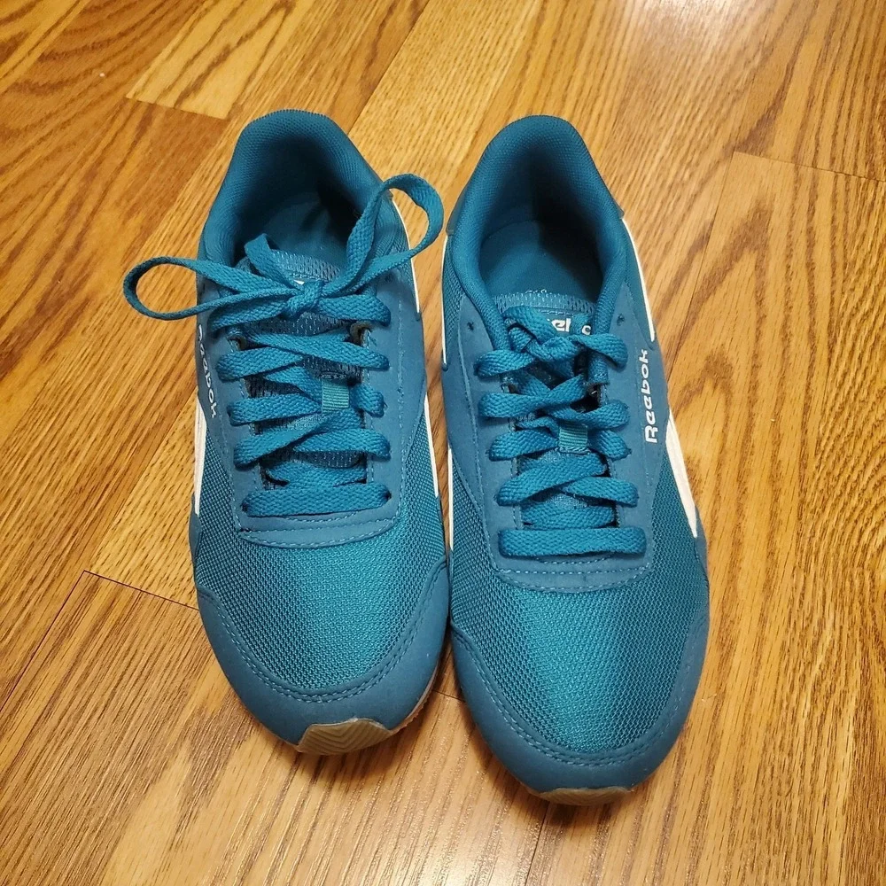 Reebok product pair