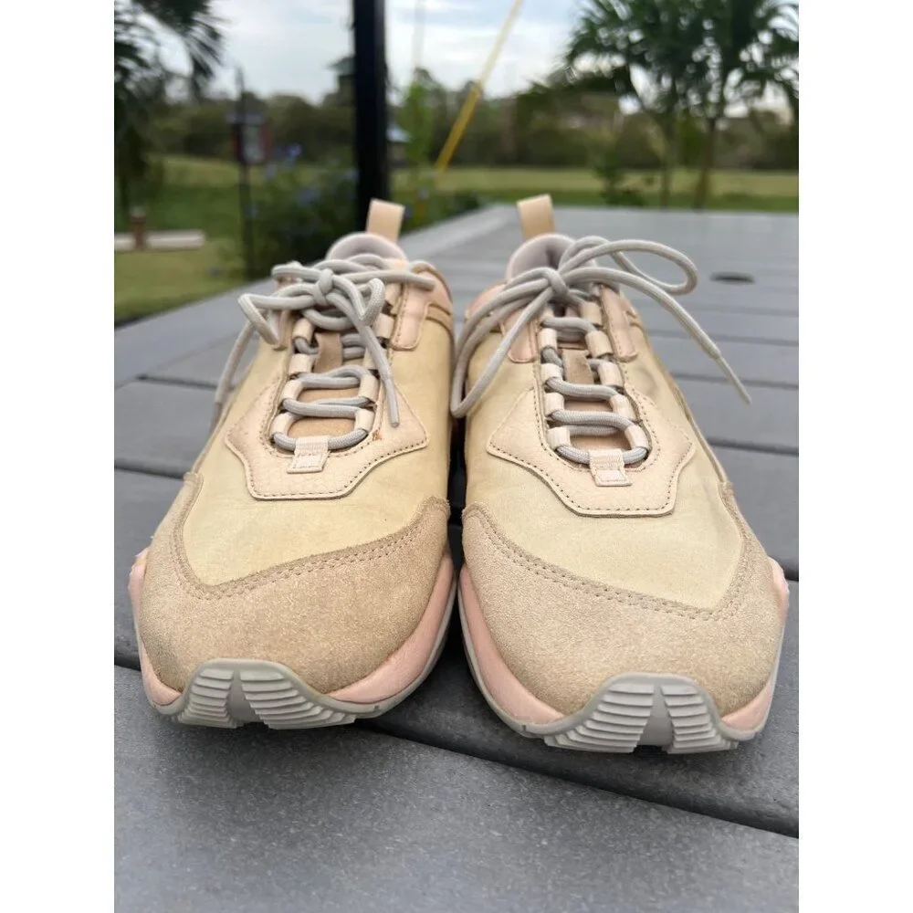 Puma features women