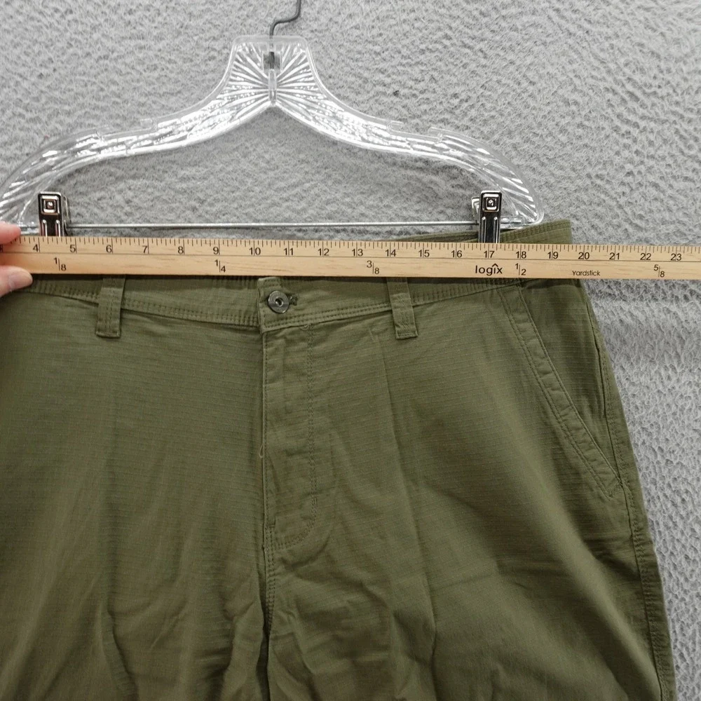 Weatherproof utility shorts