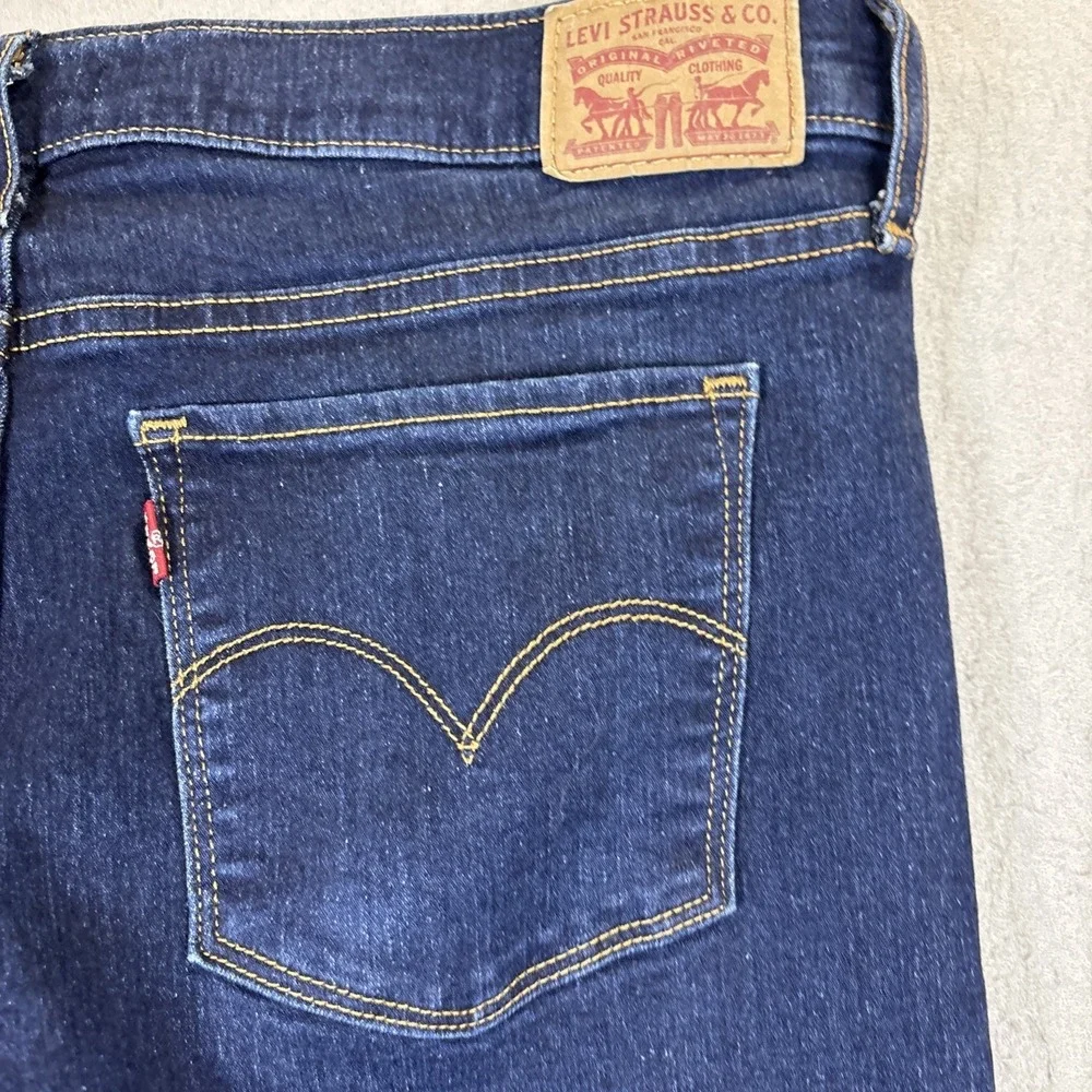 Signature by Levi Strauss please check