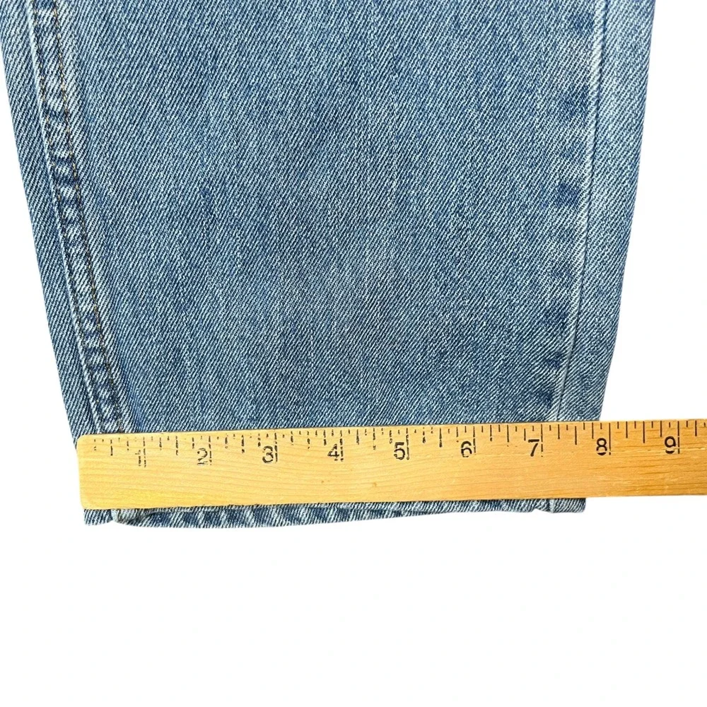 Levis pockets some