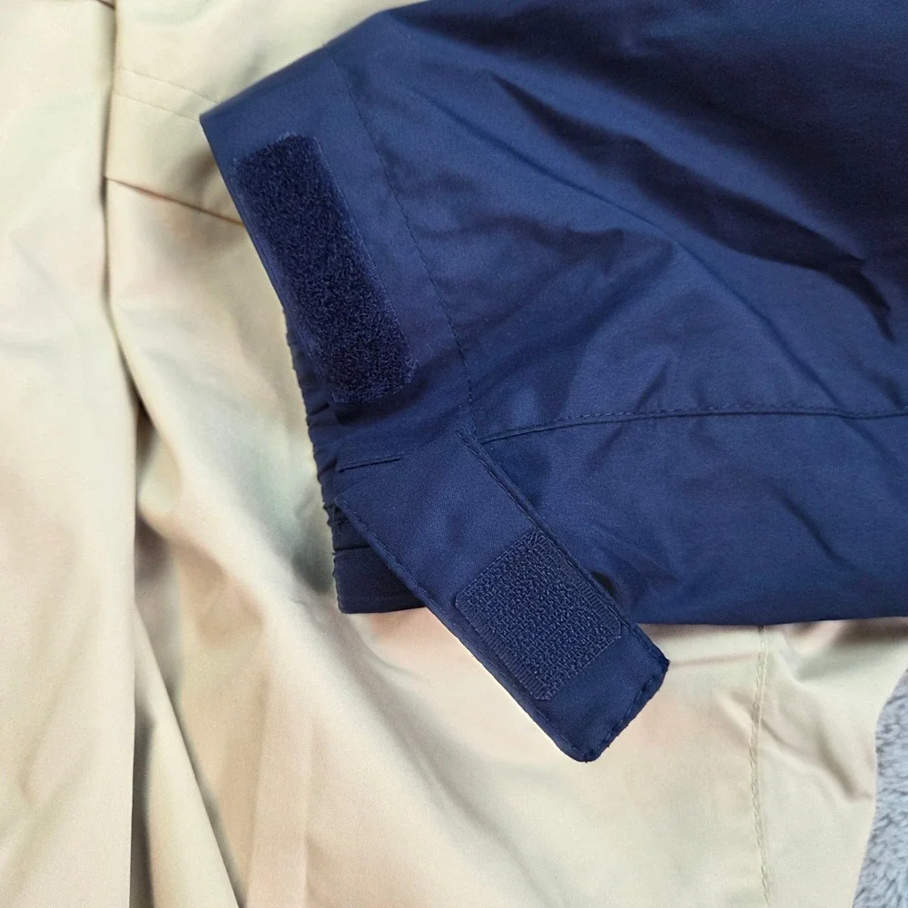 Brooks Brothers snap provide