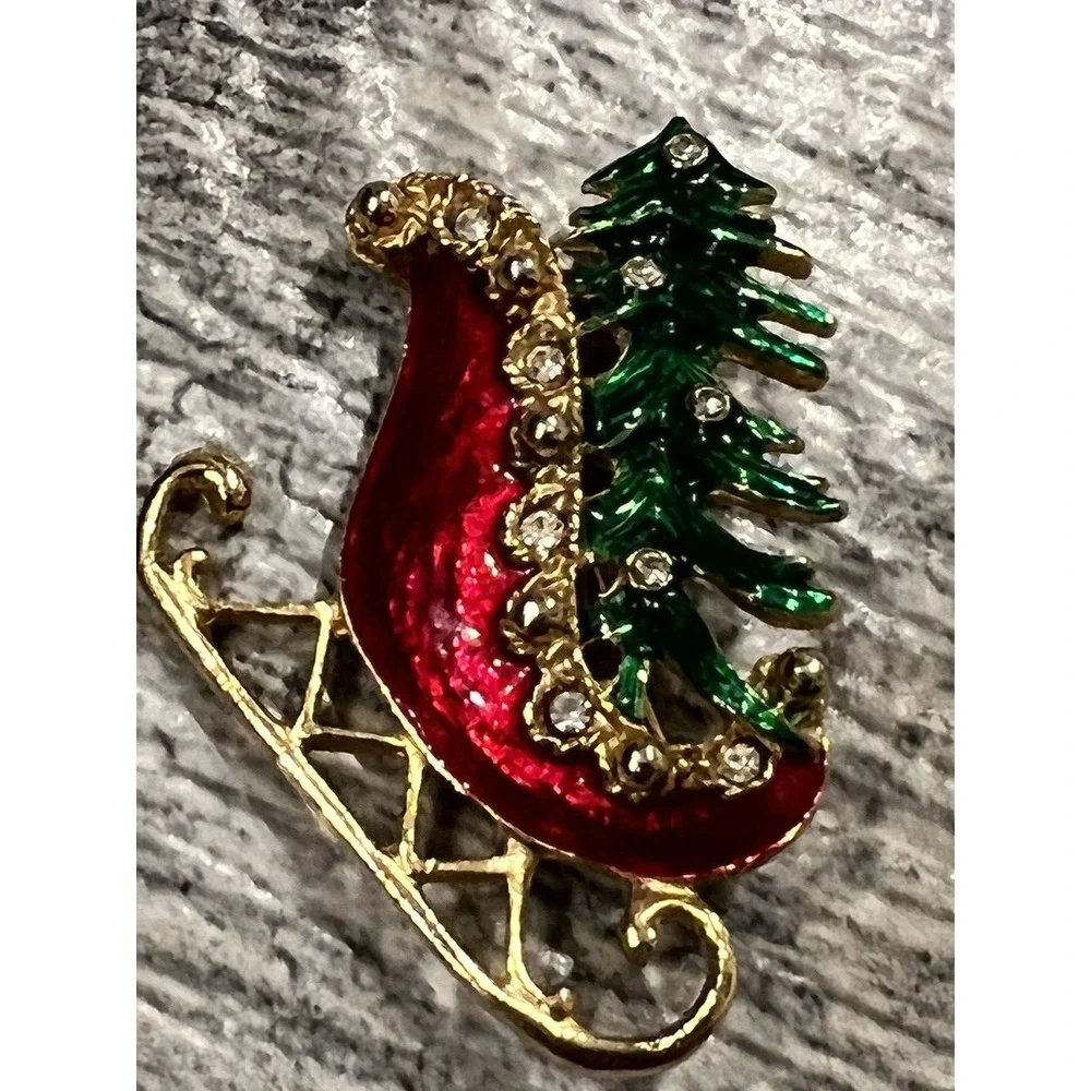 Christmas Tree Sleigh Brooch Pin Rhinestones Enameled Gold‎ Tone Vintage * ReAd
