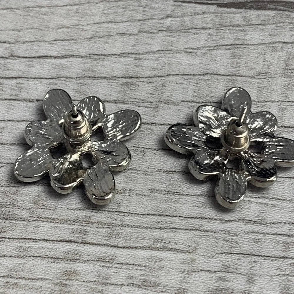 N/A silver tone