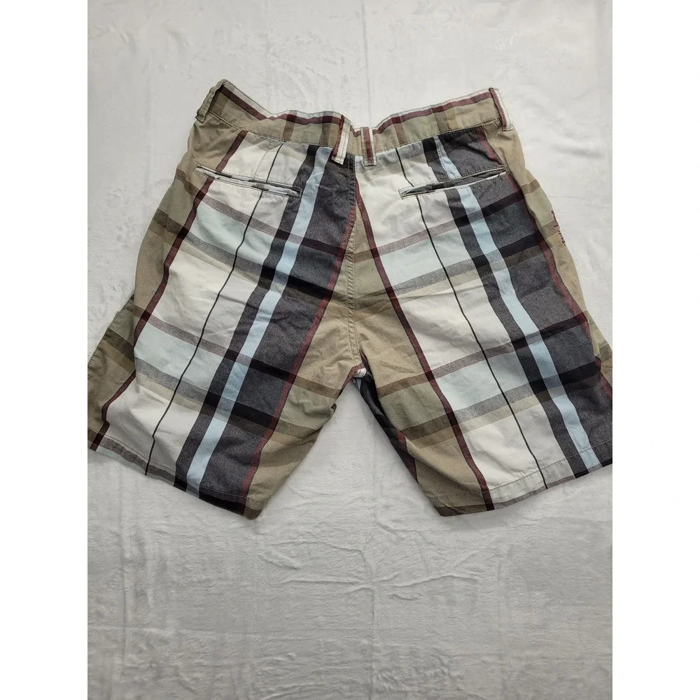 Billabong plaid walk