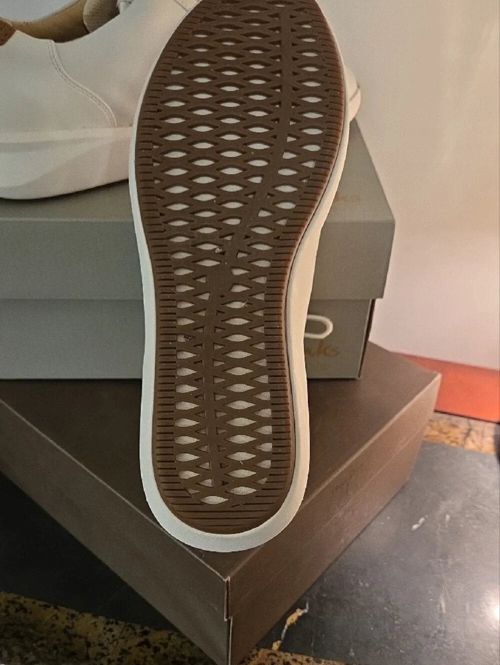 Clarks cream leather