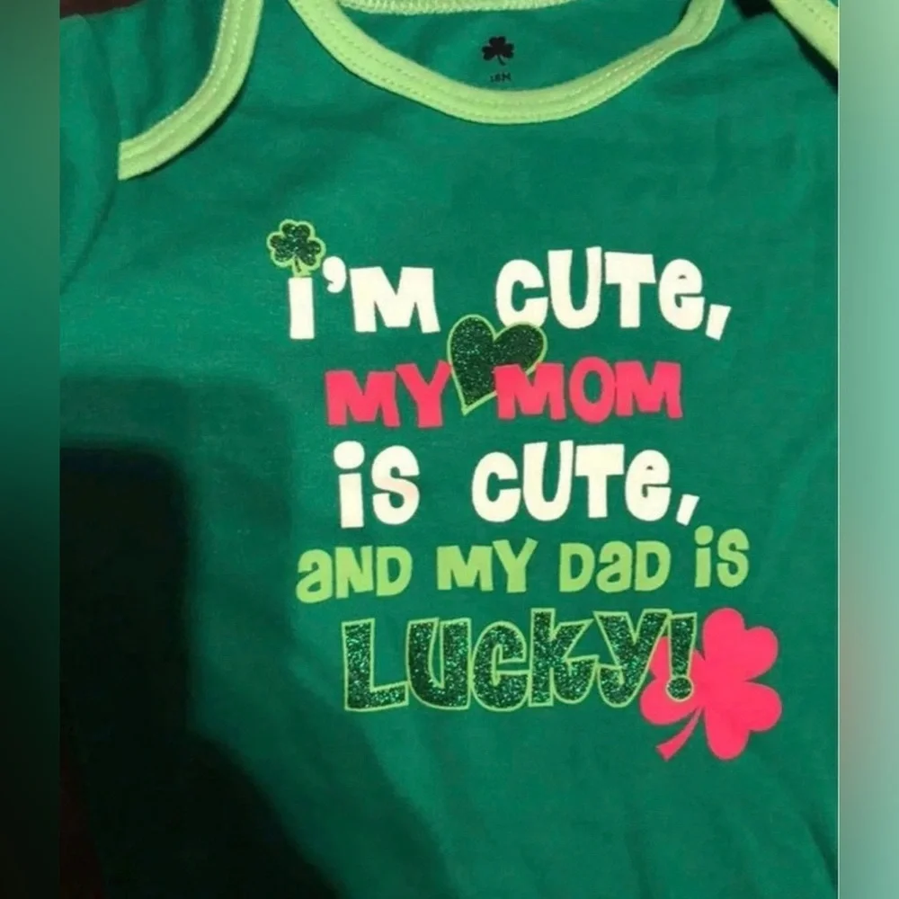 St Patricks Day onesie NEW 0-3 months shamrock