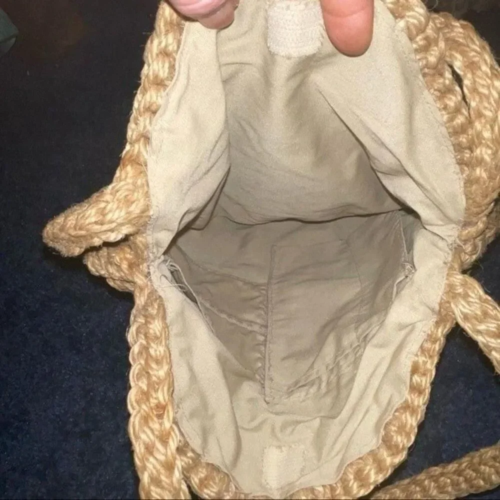 Source Unknown tweed shoulder