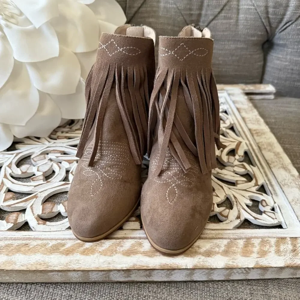 Ariat western fringe