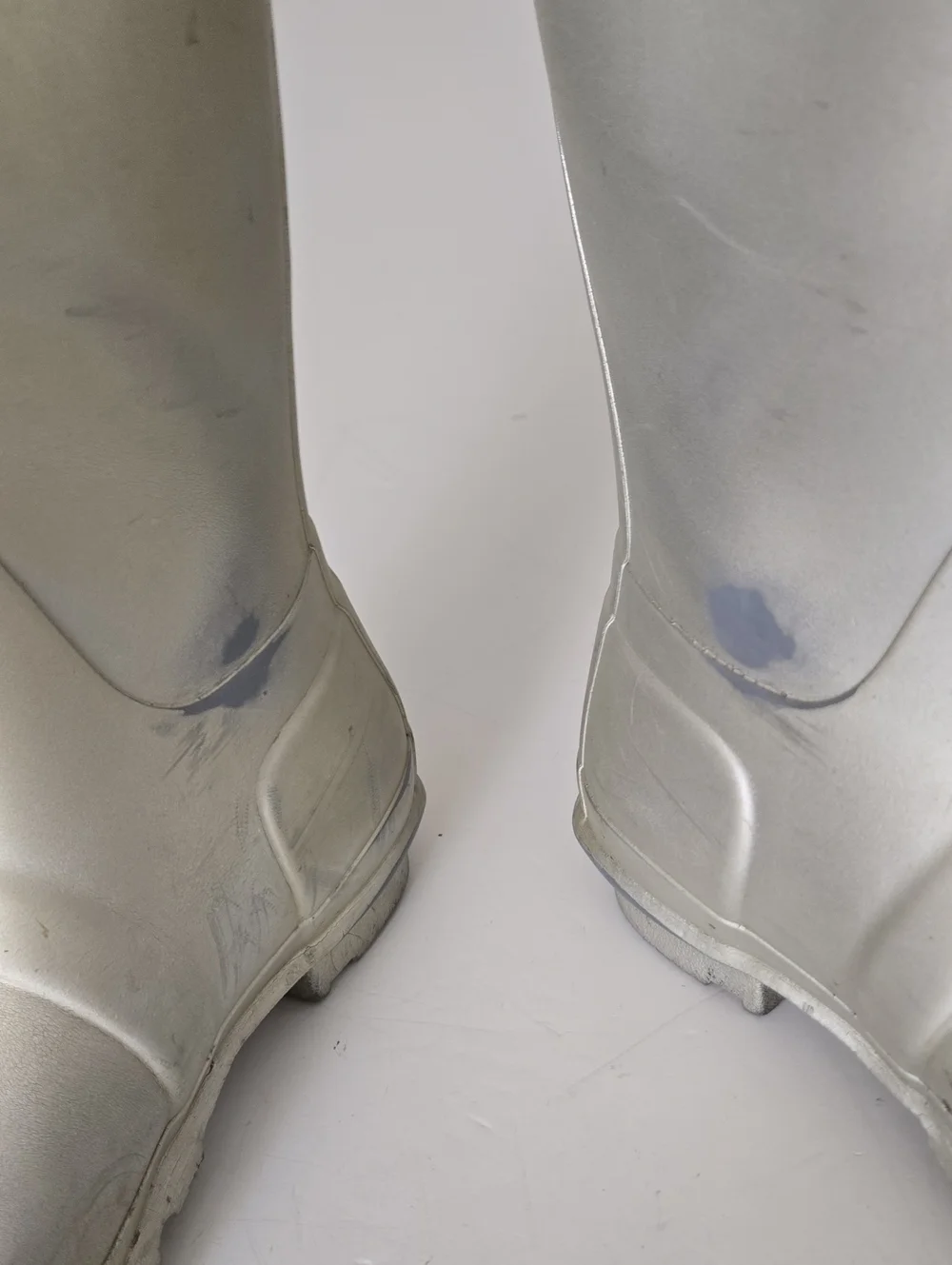 Hunter Boots Women’s Original Tall Rain Boots in Gold, size 7