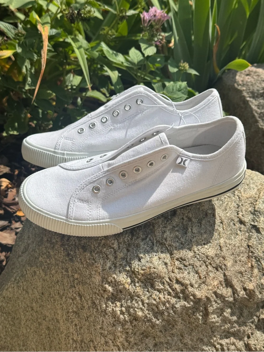 Hurley Chloe White Canvas Slip-On Sneakers 8 NWT