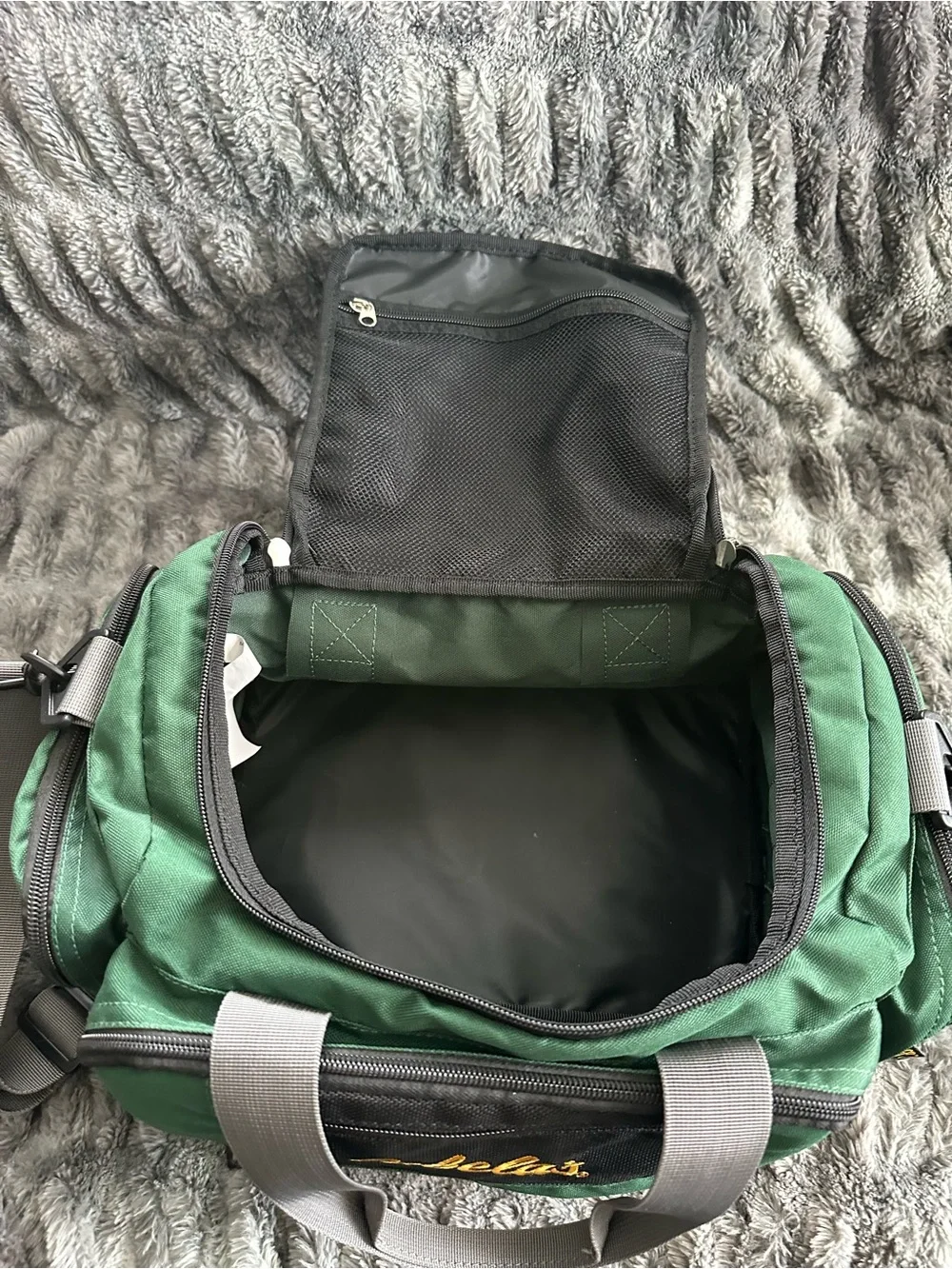 Cabelas sturdy duffel