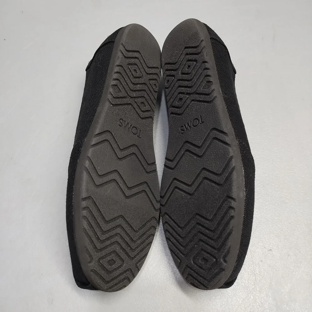 Toms wear good