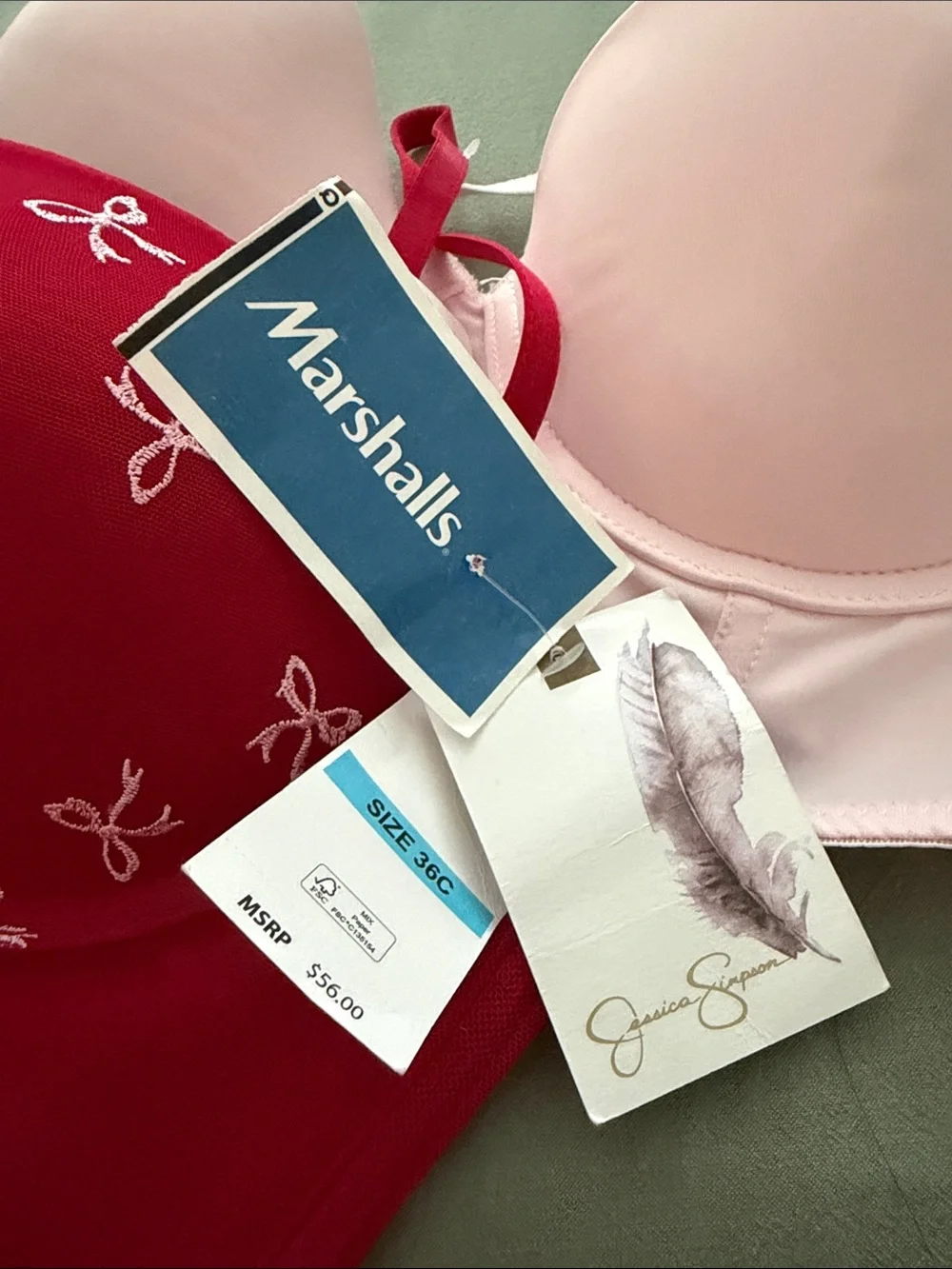 Jessica Simpson set includes