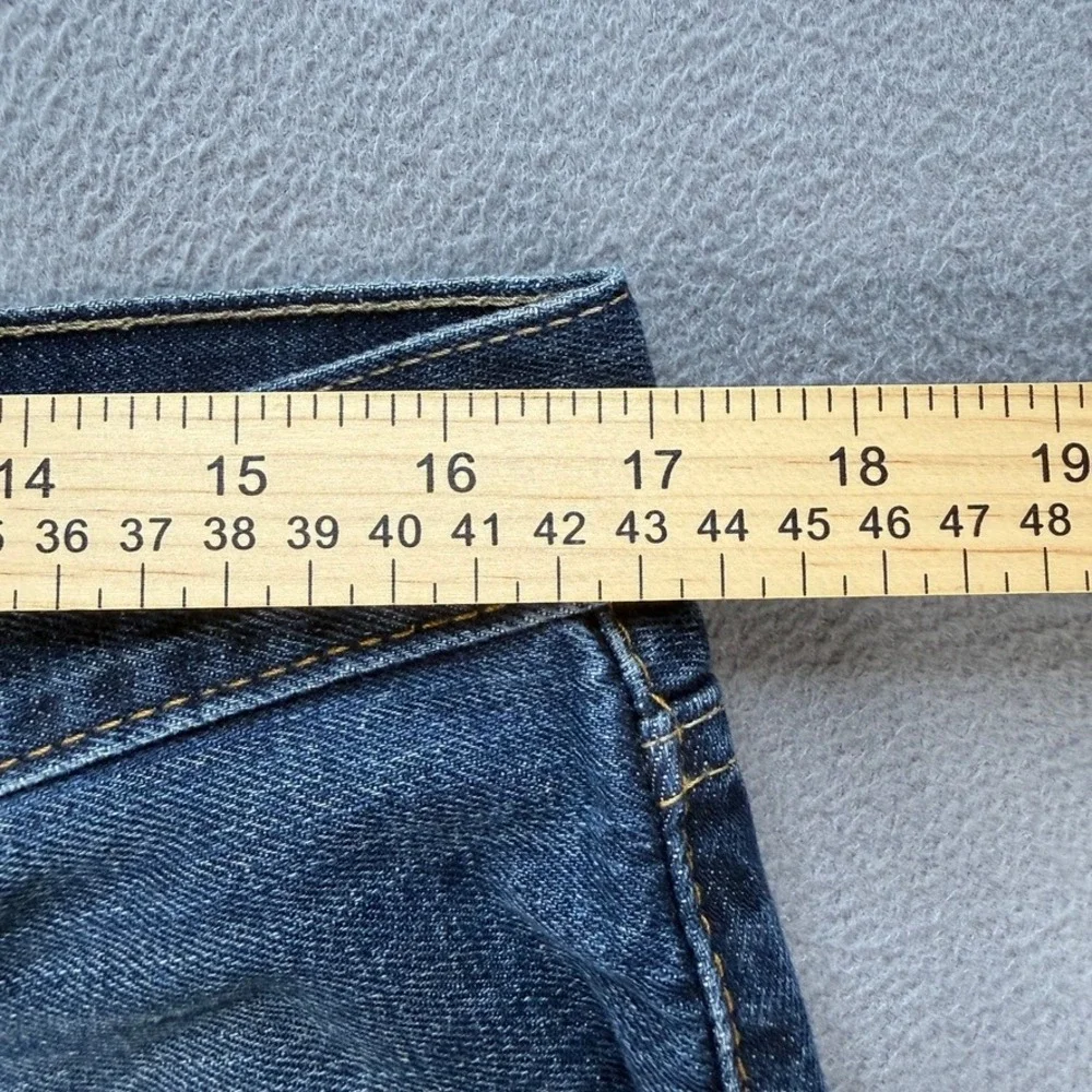 Levis levis 505