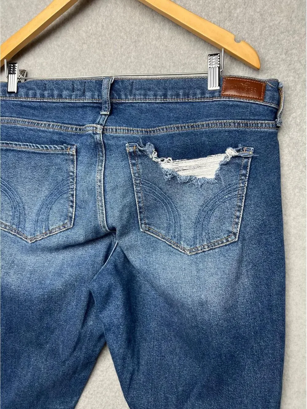 Hollister Jeans low rise Crop boyfriend vintage stretch Jeans size 15R 32W/25L