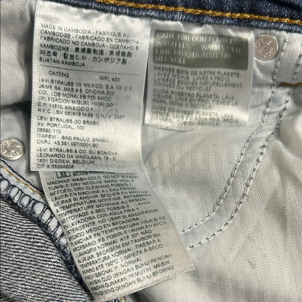 Levis these size