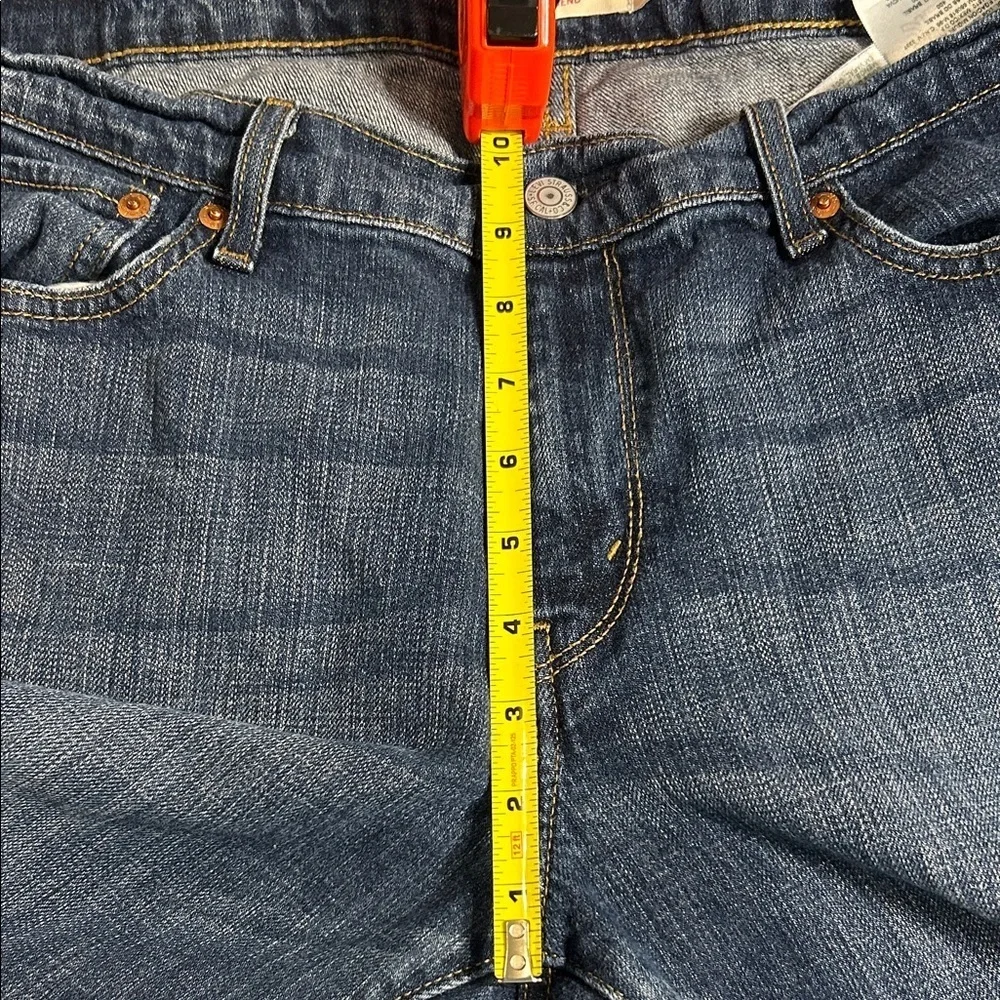 Levis these size