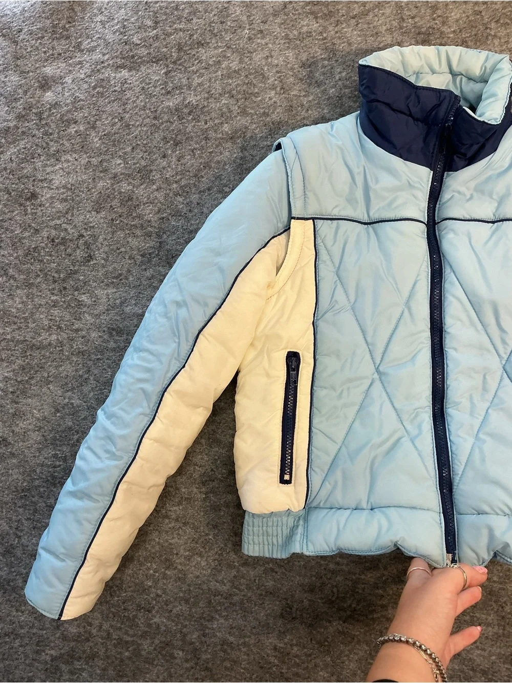 Mervyns Light Blue and Cream Quilted Puffer Jacket Size M