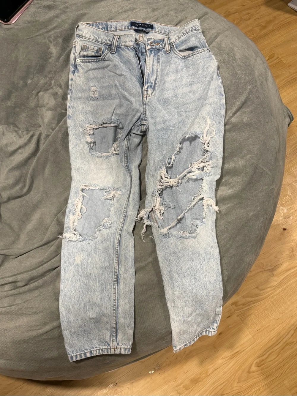 Aeropostale Light Wash Distressed Straight Leg Jeans