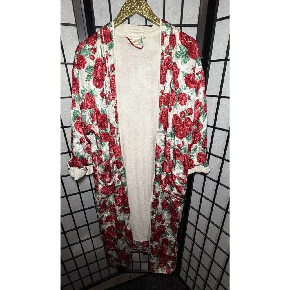Victorias Secret see features classic