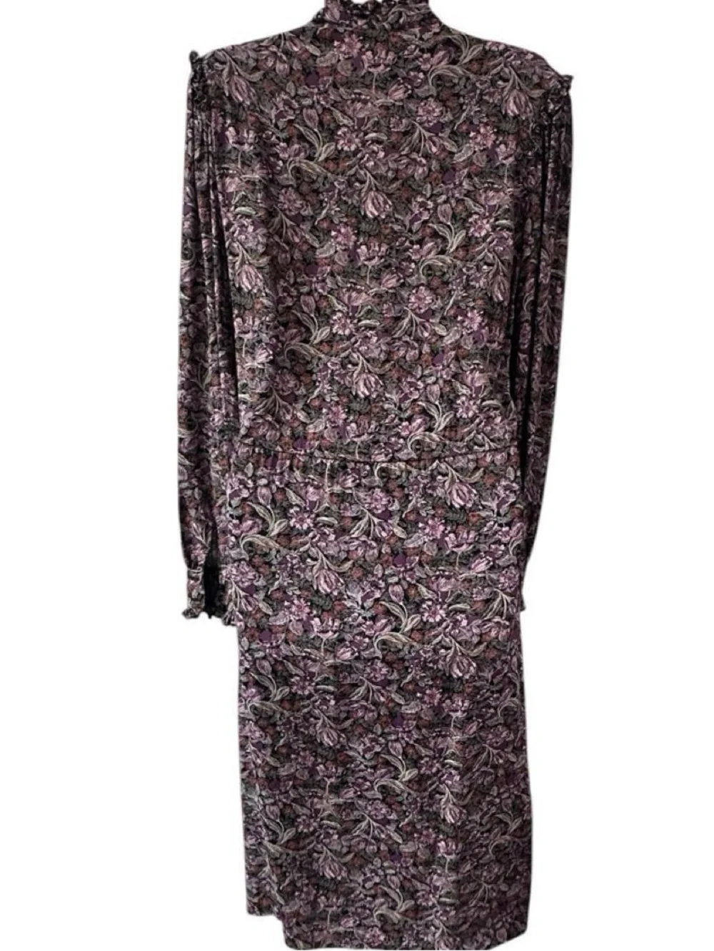 Diane Von Furstenberg wear collar #70sboho