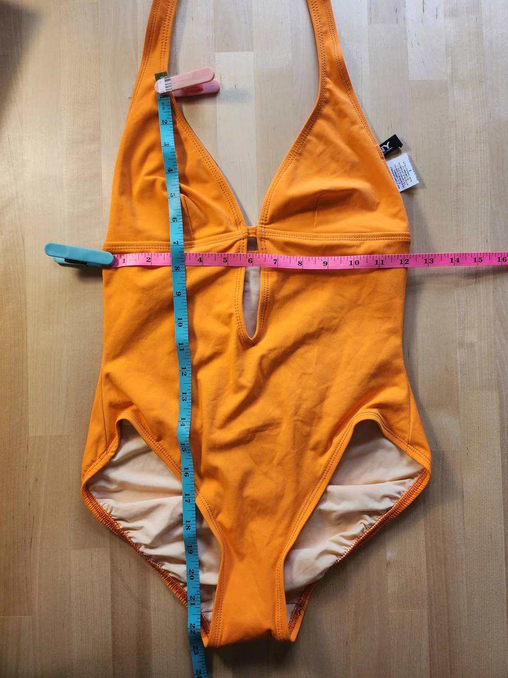 Dkny nwt has