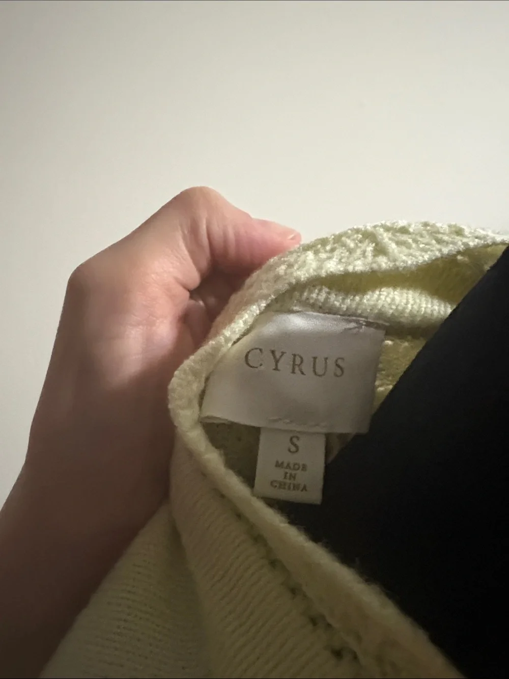 Cyrus soft yellow