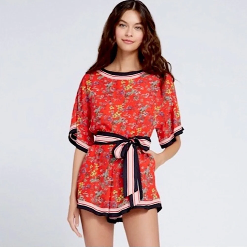 NWOT Alice + Olivia Bowie Floral Red Romper Size 6