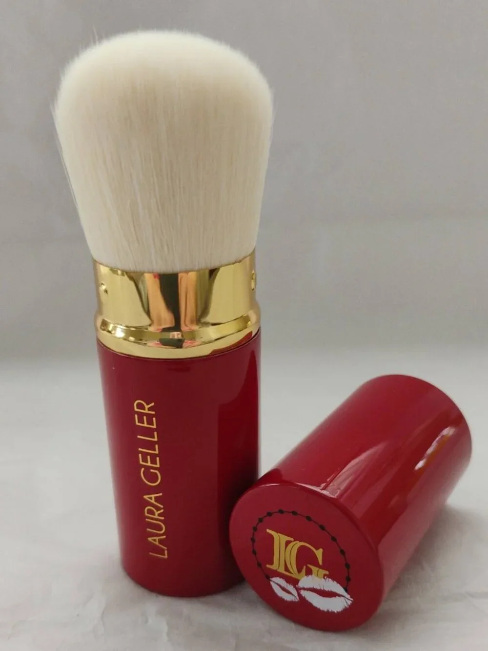 Laura Geller Red Retractable Airbrush Kabuki Brush- NEW- No Box