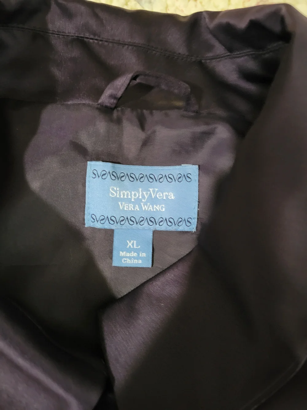 Simply Vera Vera Wang smooth collar
