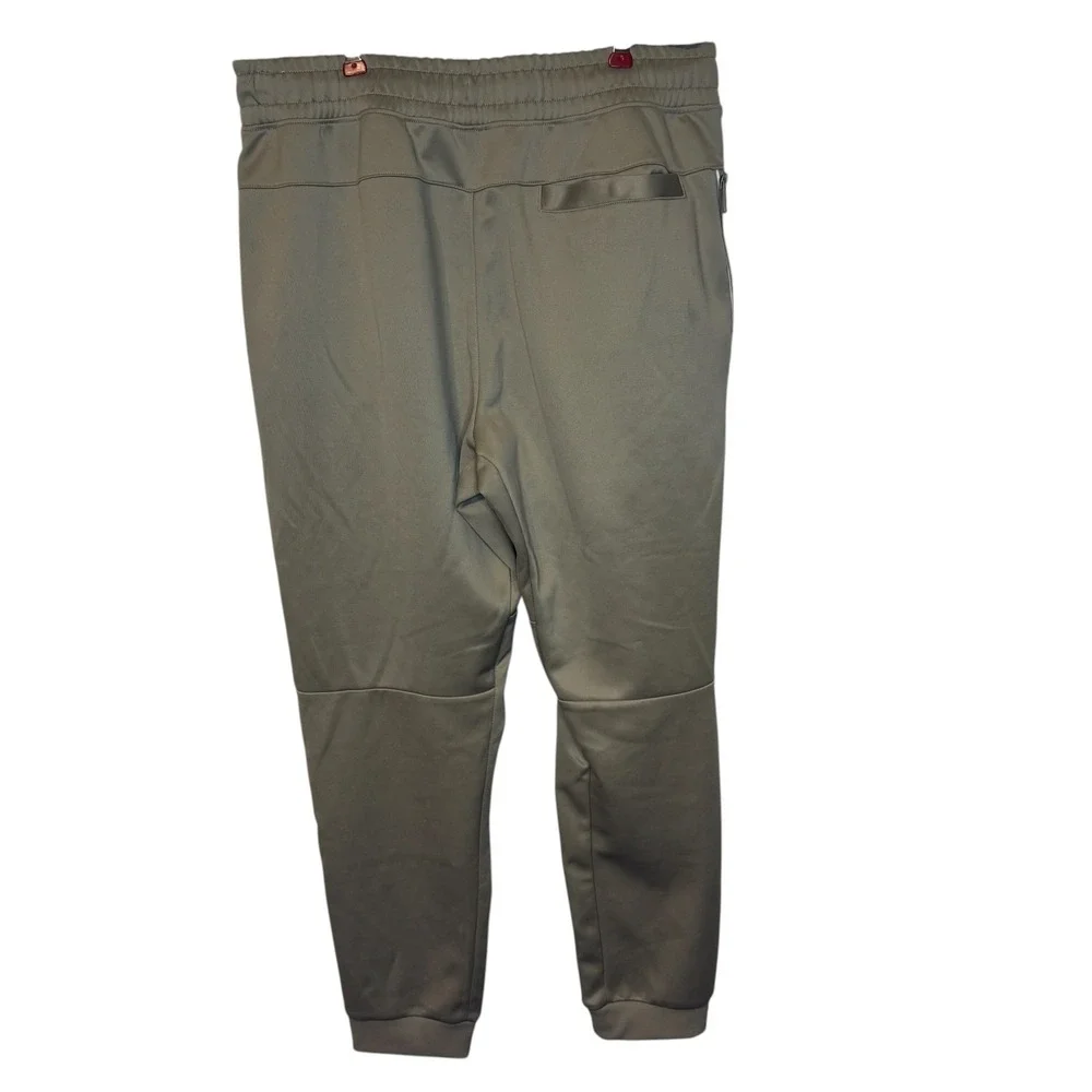 Nike feel pictured polyester