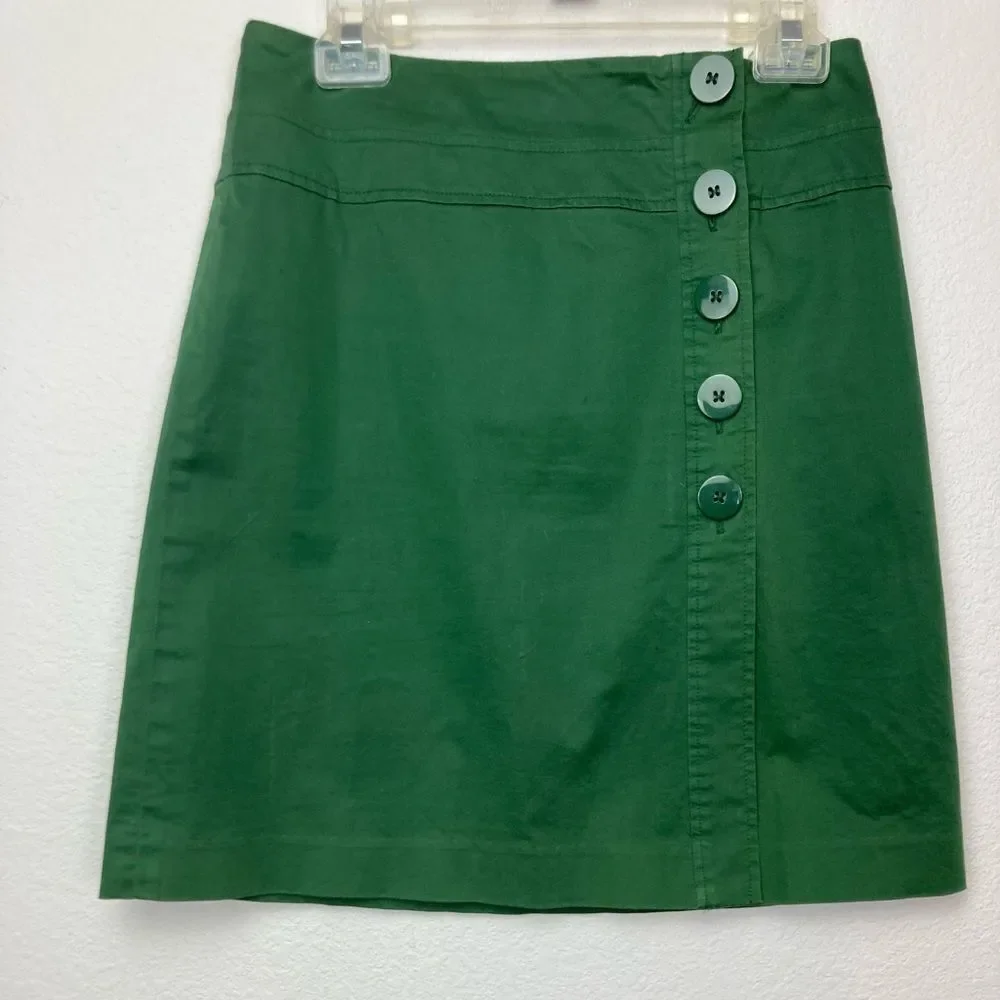 Talbots Green Mini A-line Skirt with Button Detail academia cute runs big