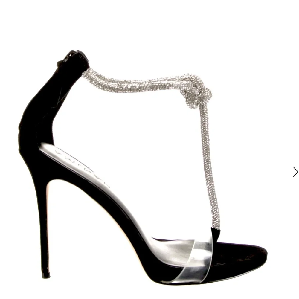 Aminah Abdul Jillil new sandal