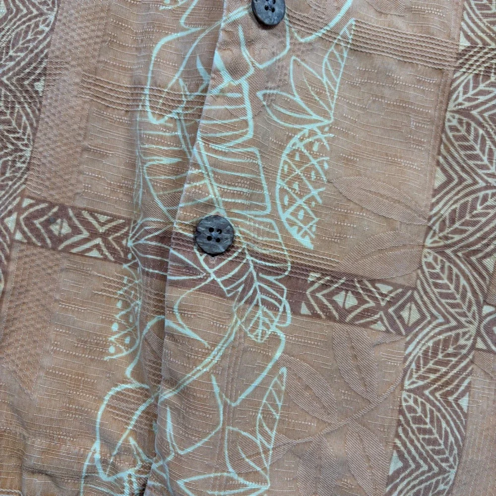 Tommy Bahama embrace laid