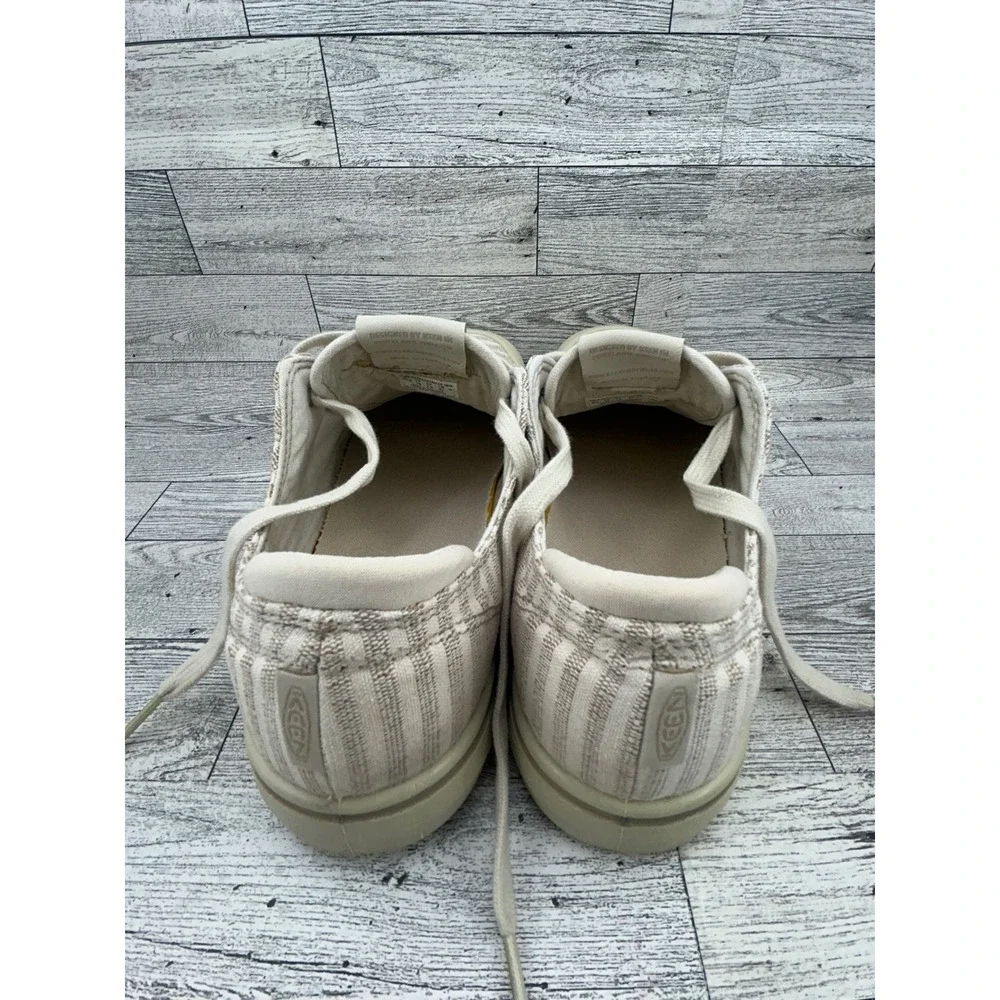 Keen beige adds size